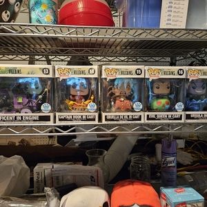 DISNEY VILLAINS FUNKO POP TRAIN
